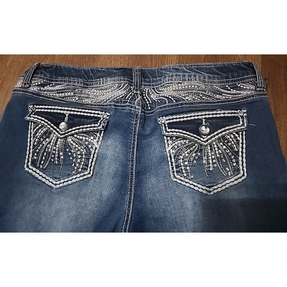 Arizona Women's Jean Co Shorts Bermuda‎ Embroidered Pockets Denim Blue Size 18.5